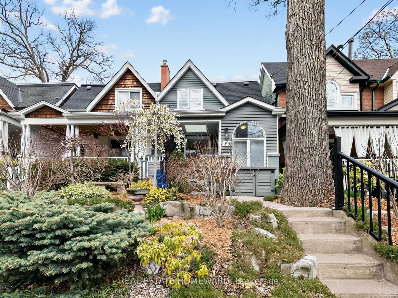 199 Lee Avenue, The Beaches / Upper Beaches, ON M4E 2P4 - Photo 1
