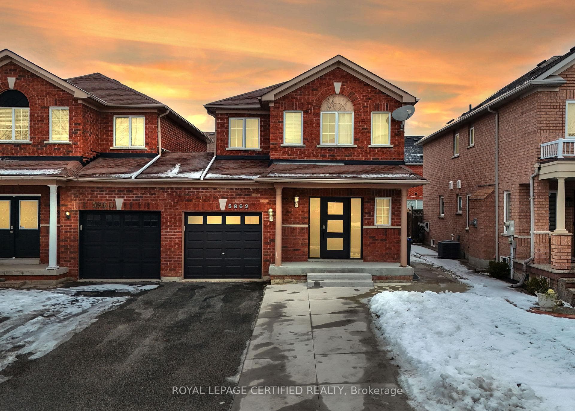 5962 Manzanillo Crescent, Mississauga, ON L5M 6Y3 - Photo 1