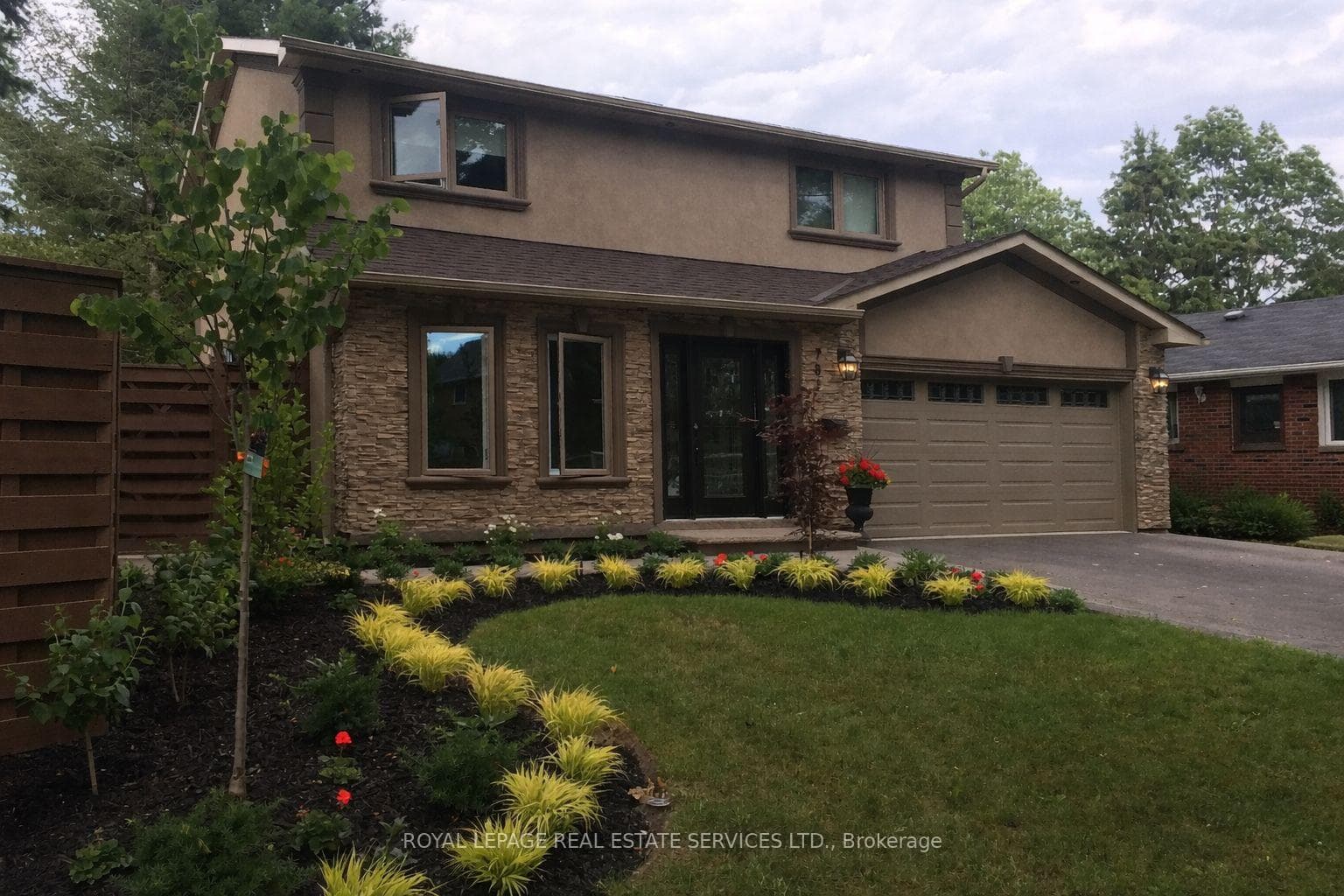 781 Fletcher Valley Crescent, Mississauga, ON L5J 2X4 - Photo 1