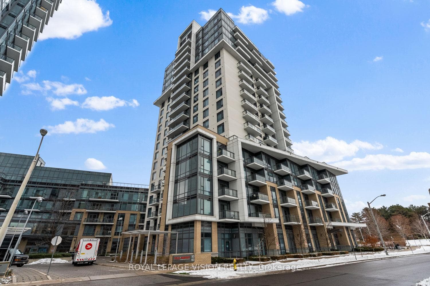 60 Ann O'Reilly Road Unit 858, Hillcrest Village / Bayview Village, ON M2J 0C8 - Photo 1