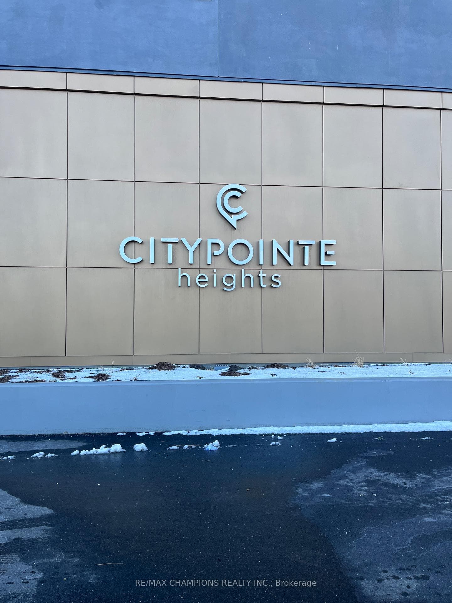 15 Skyridge Drive Unit 1613, Brampton, ON L6P 4S3 - Photo 1