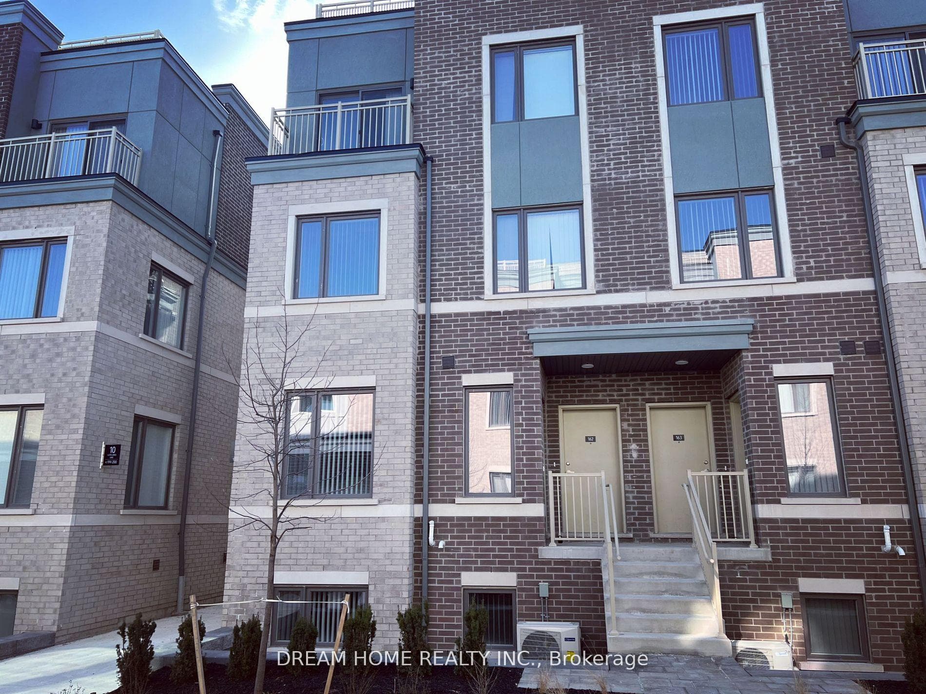 20 Lloyd Janes Lane Unit 161, Liberty Village / Parkdale / South Parkdale, ON M8V 0J5 - Photo 1