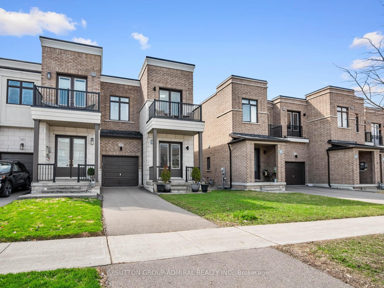 197 Elyse Court, Aurora, ON L4G 2C9 - Photo 1
