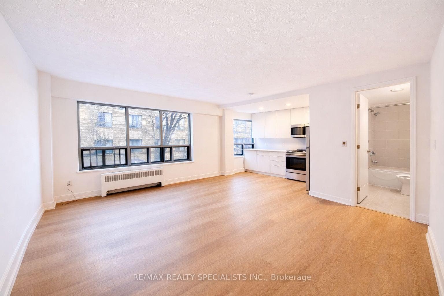 118 Tyndall Avenue Unit 105, High Park / Junction / Roncesvalles, ON M6K 2E7 - Photo 1