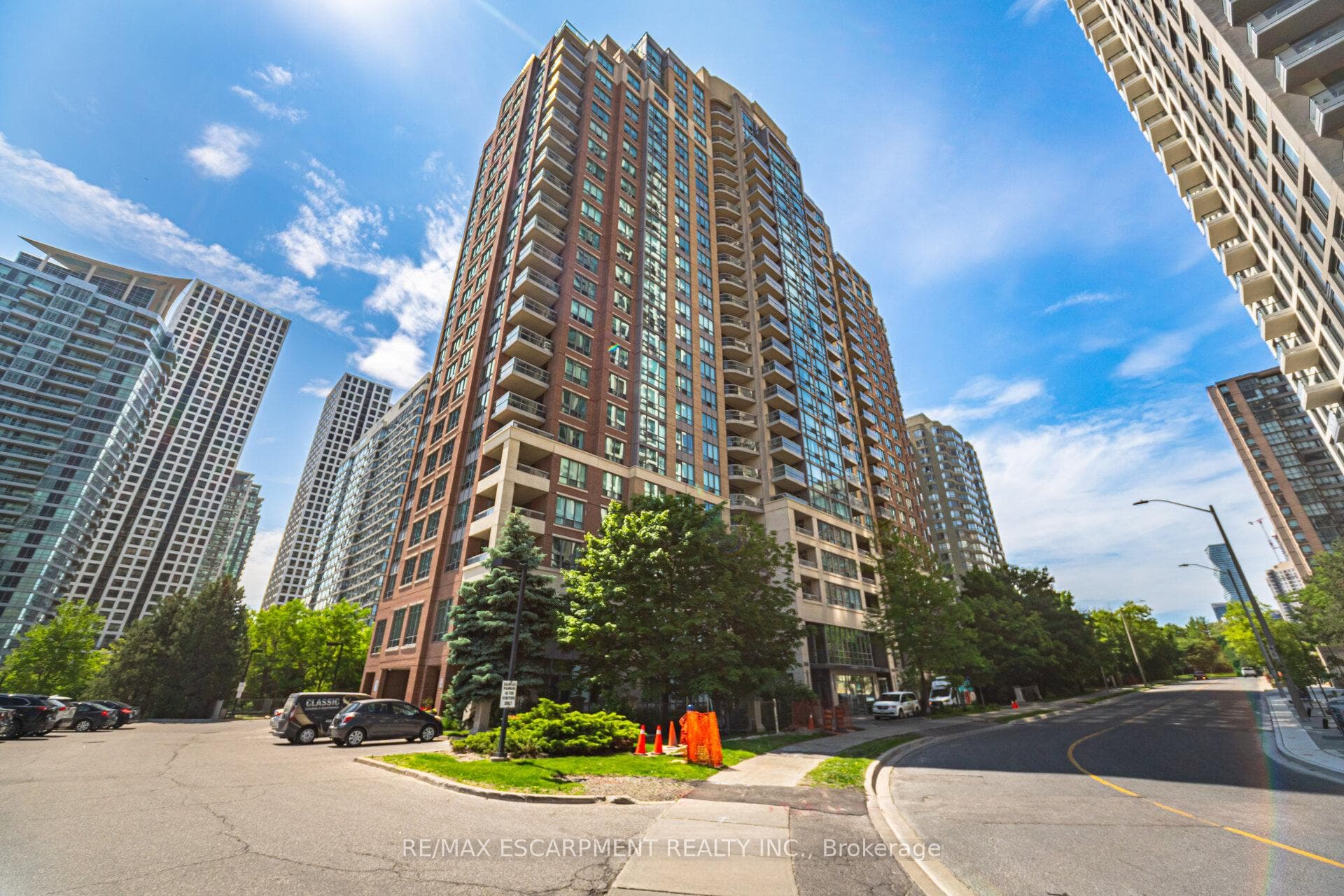 156 ENFIELD Place Unit 307, Mississauga, ON L5B 4L8 - Photo 1