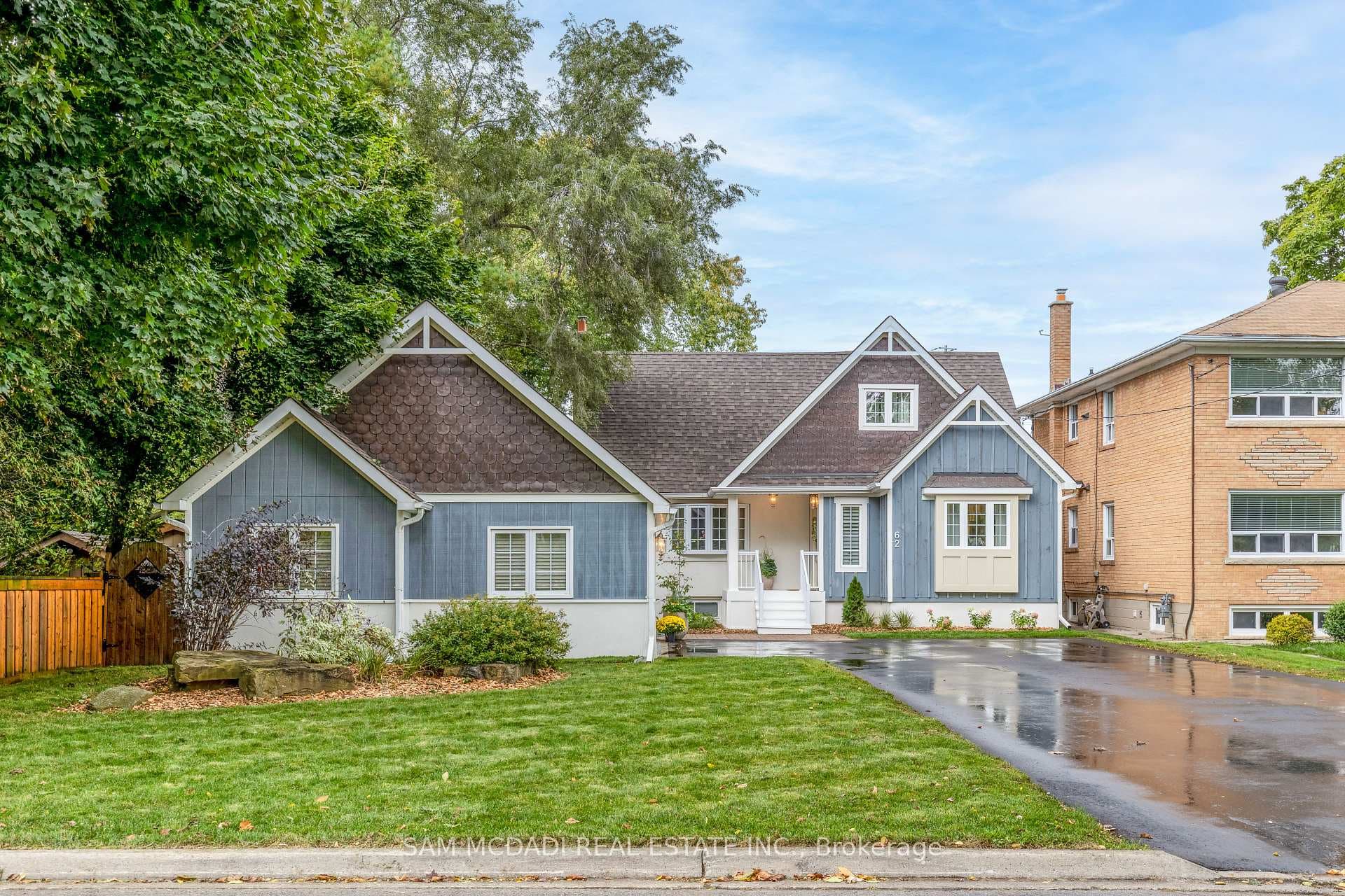 62 Minnewawa Road, Mississauga