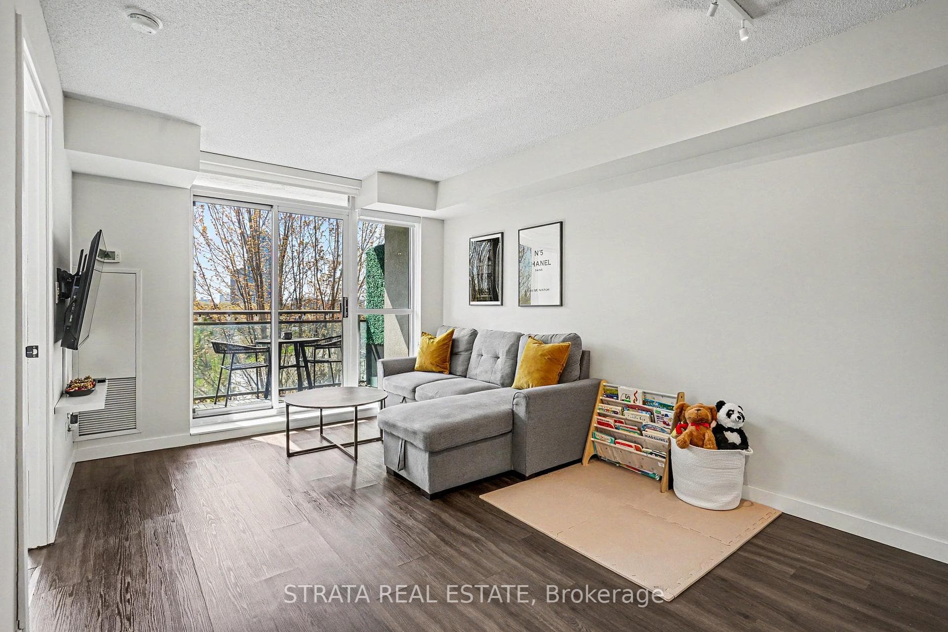 120 Dallimore Circle Unit 510, Don Mills / Parkwoods / Victoria Village, ON M3C 4J1 - Photo 1