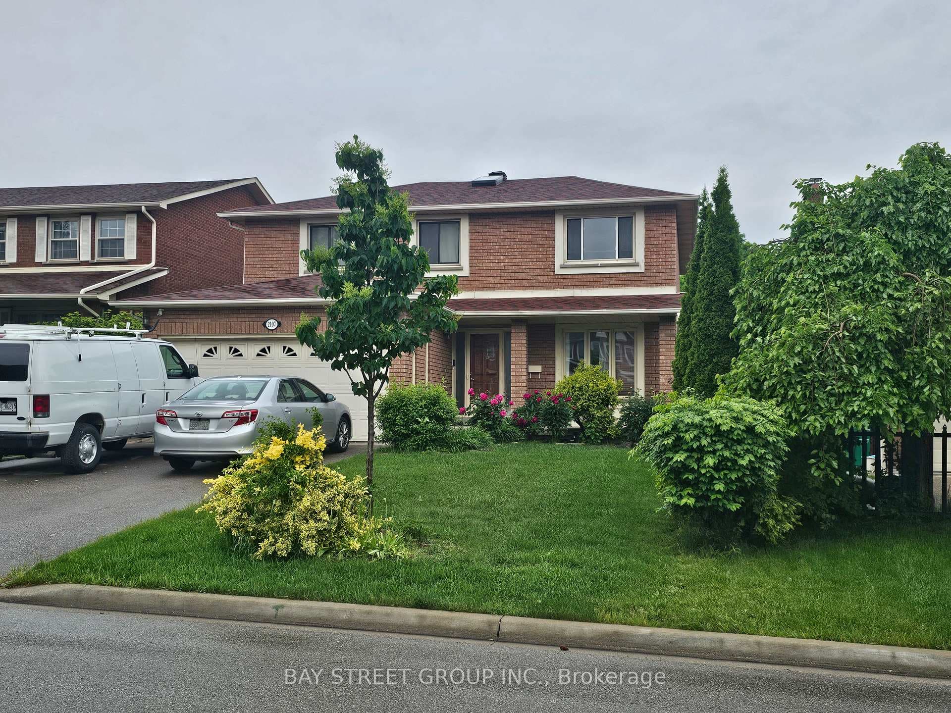 2107 Wincanton Crescent, Mississauga, ON L5M 3E4 - Photo 1