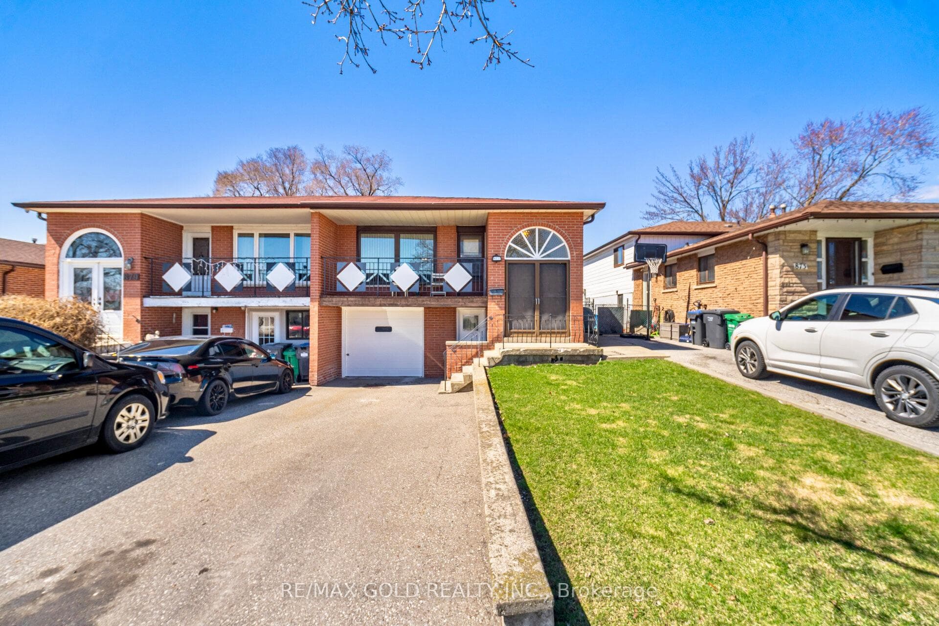 877 Consort Crescent, Mississauga, ON L5C 1J8 - Photo 1
