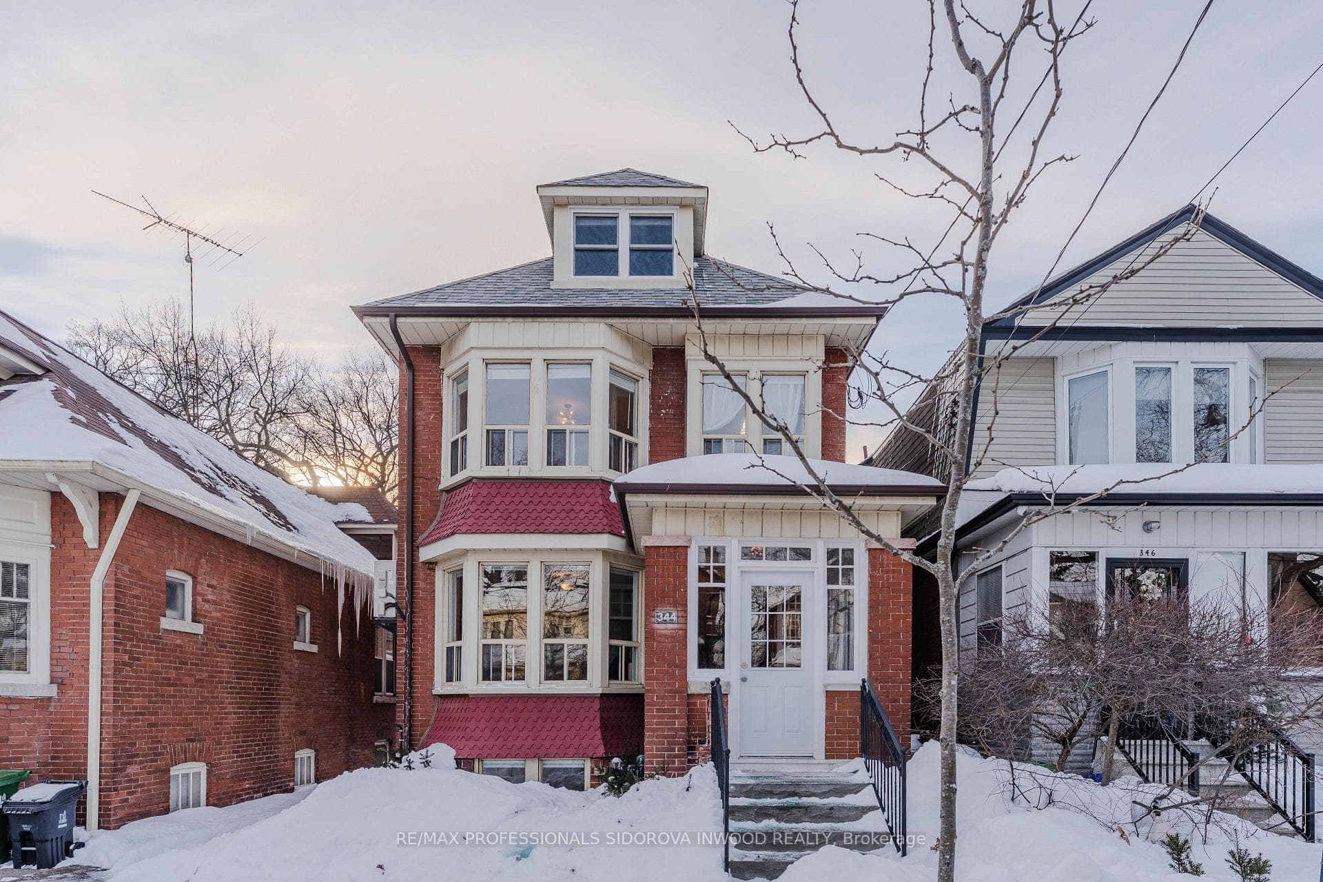 344 Beresford Avenue, Bloor West Village / Swansea, ON M6S 3B3 - Photo 1