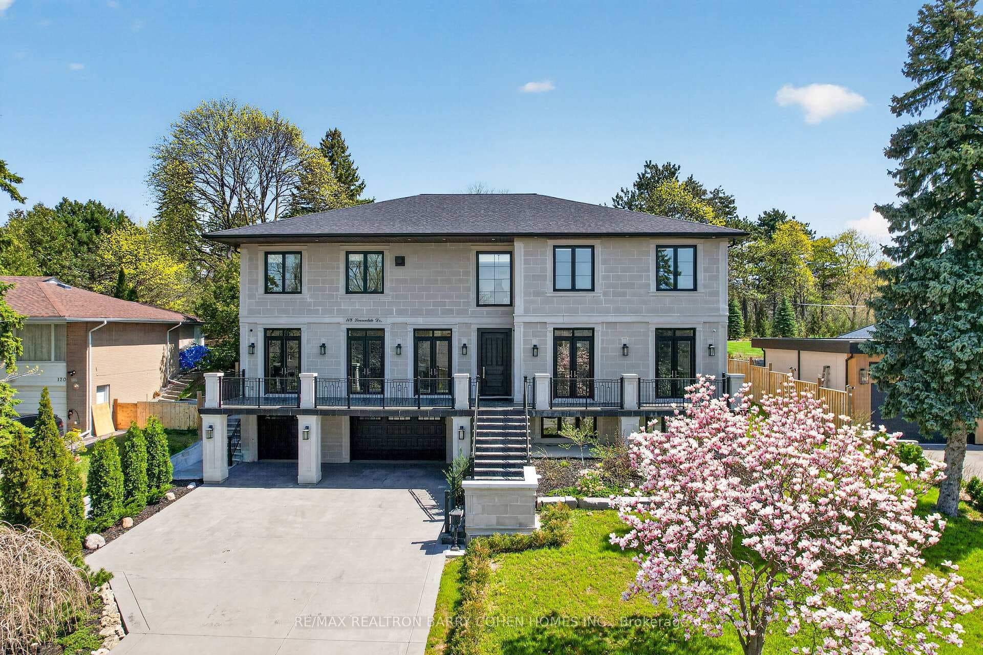 118 Laurentide Drive, Don Mills / Parkwoods / Victoria Village, ON M3A 3E5 - Photo 1