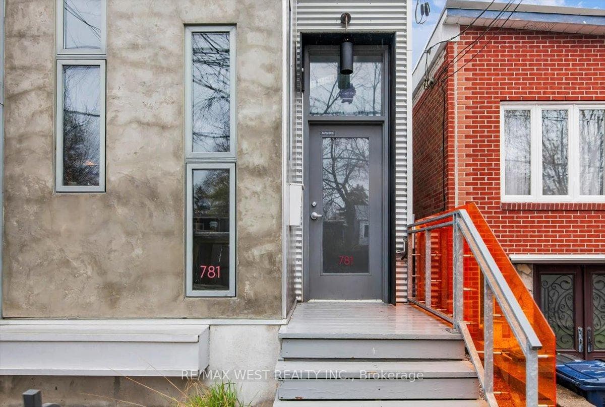 781 Craven Road, Riverdale / Leslieville, ON M4L 2Z7 - Photo 1