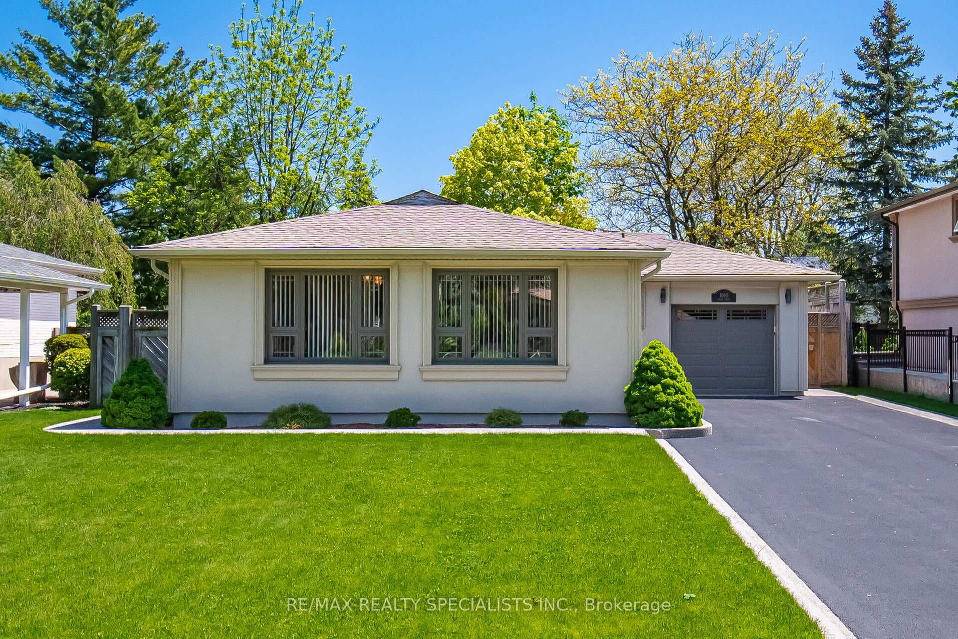 1060 Argus Drive, Mississauga, ON L4Y 2L8 - Photo 1