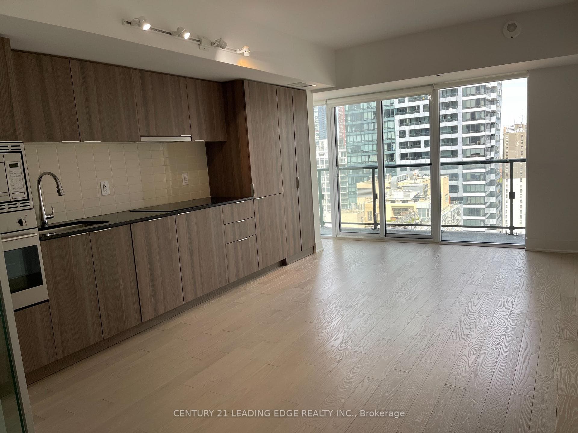 955 Bay Street Unit 2115, Toronto C01