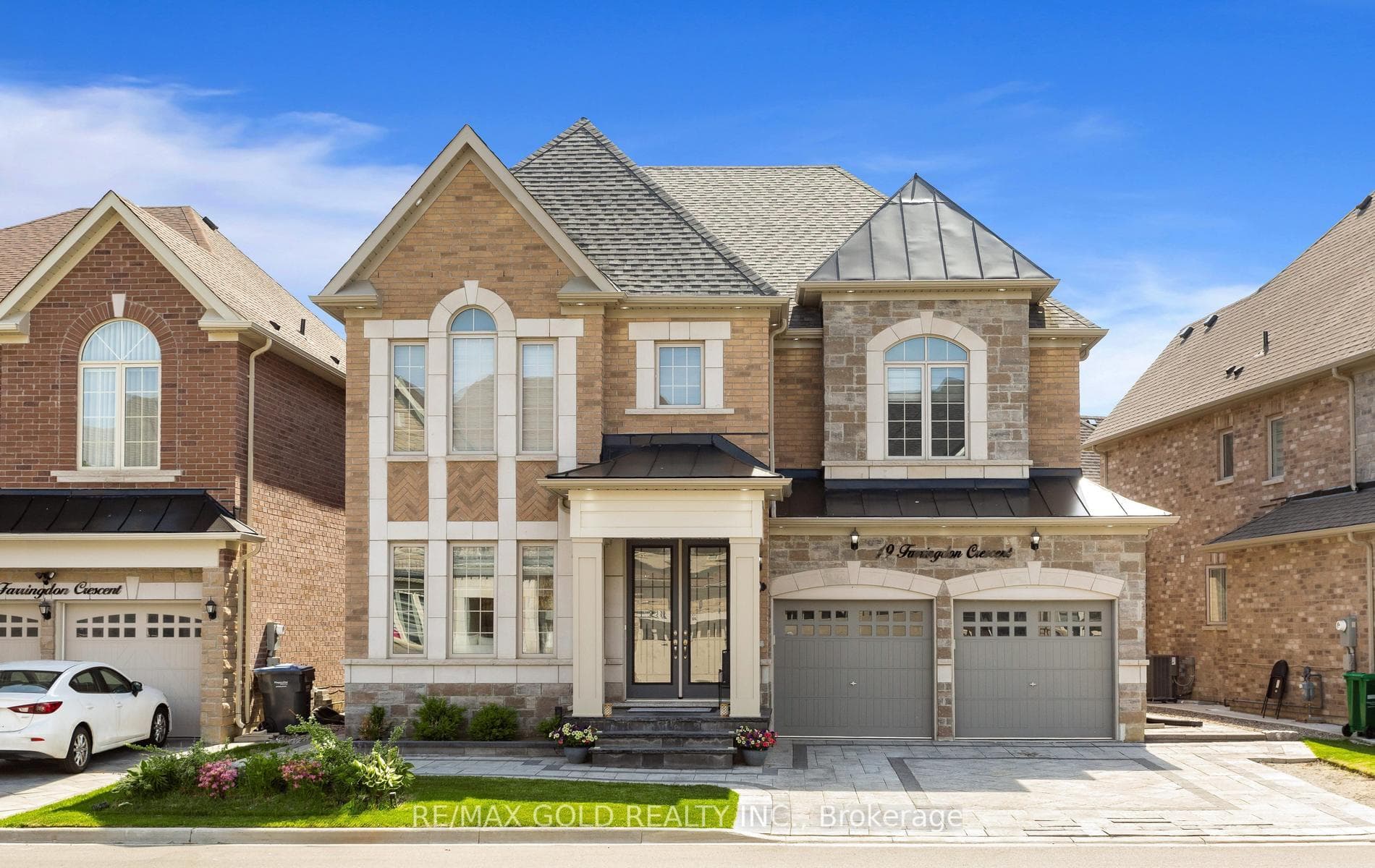 19 Farringdon Crescent, Brampton, ON L7A 4Z6 - Photo 1