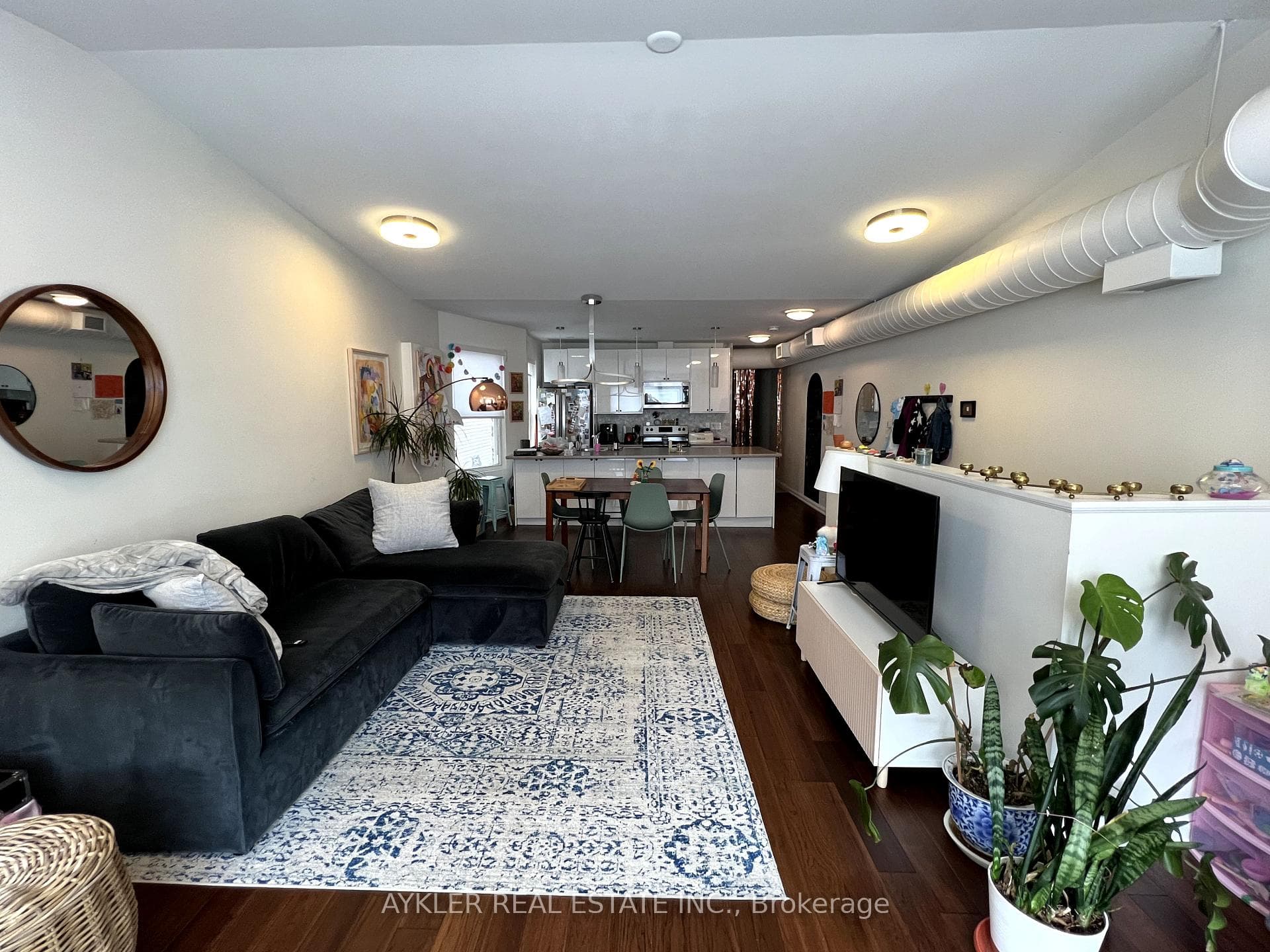 1086 Bathurst Street, Annex / Yorkville / Summerhill, ON M5R 3G9 - Photo 1