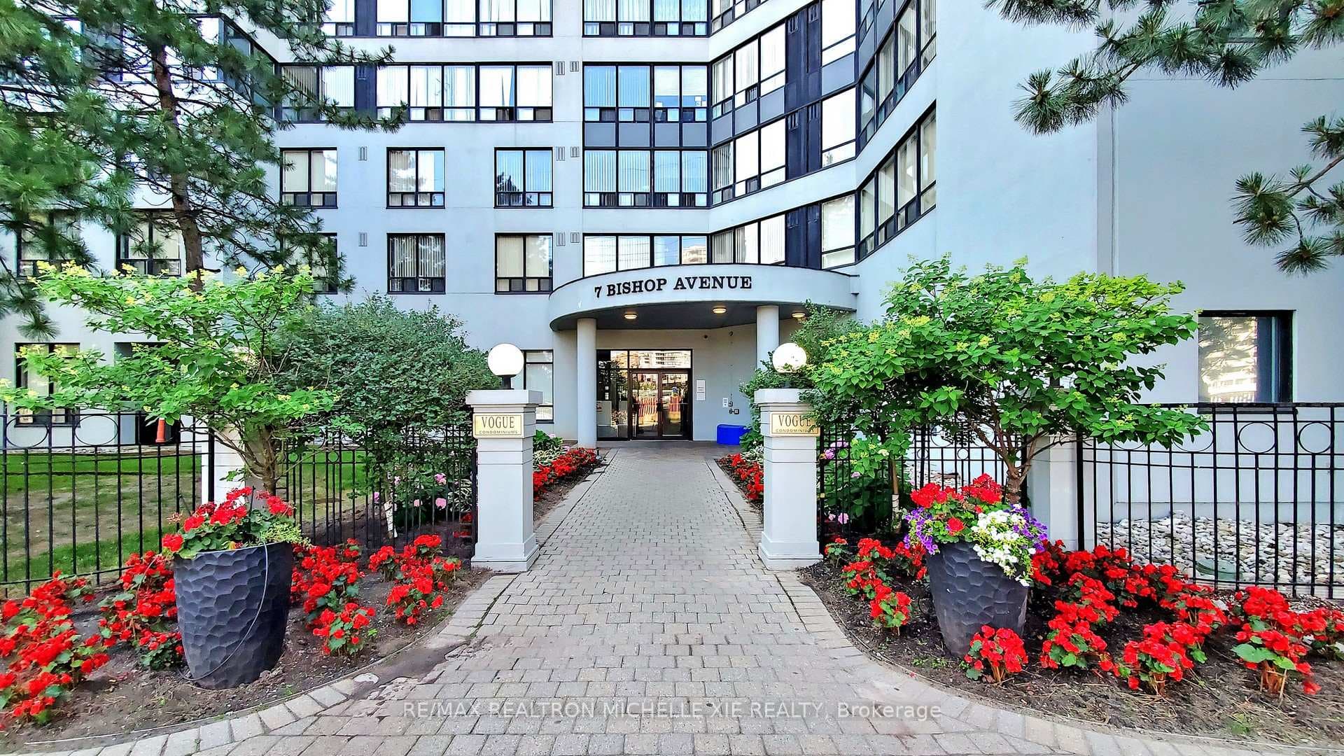 7 Bishop Avenue Unit 1901, Willowdale / Newtonbrook, ON M2M 4J4 - Photo 1