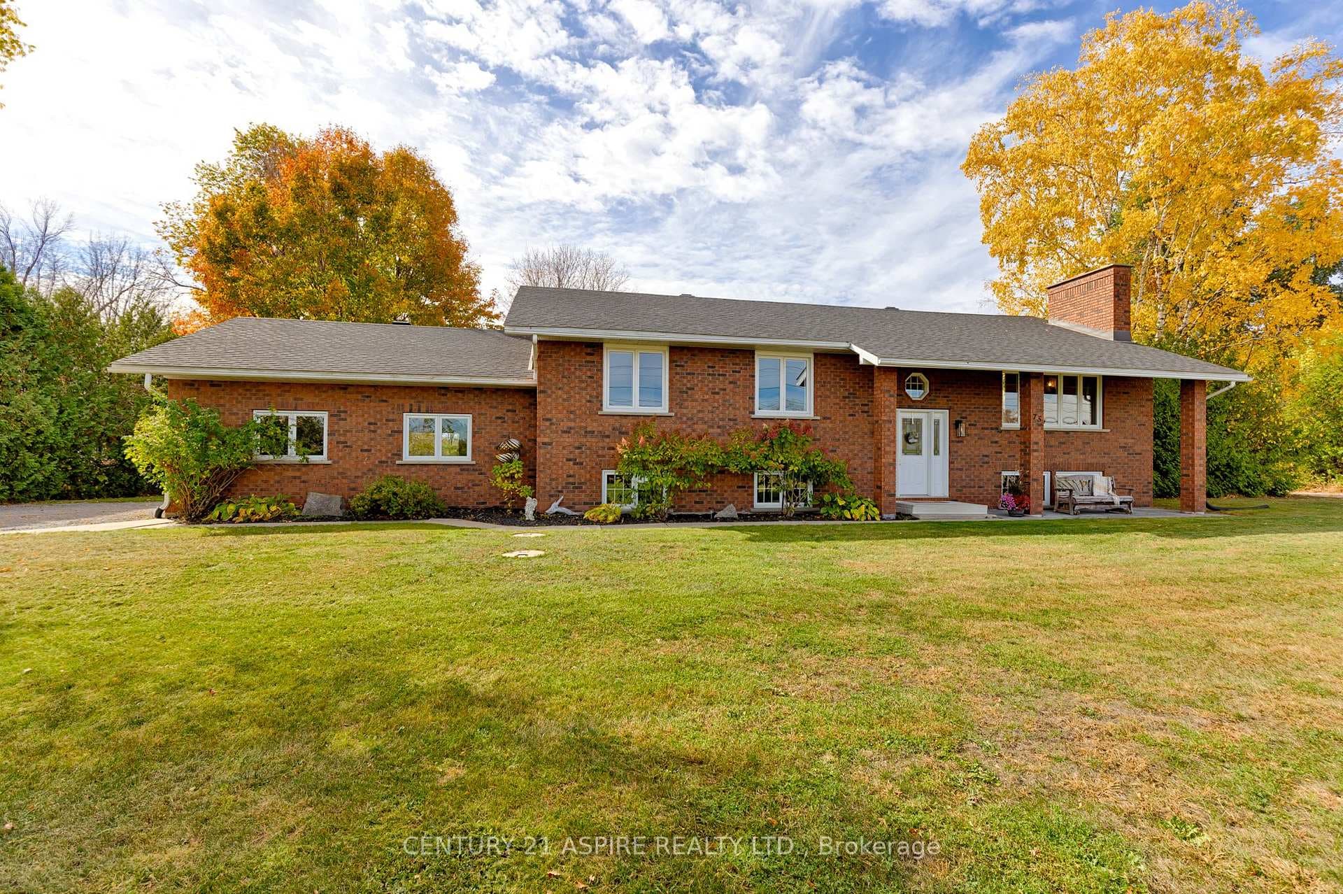 75 Pembroke Street, Whitewater Region