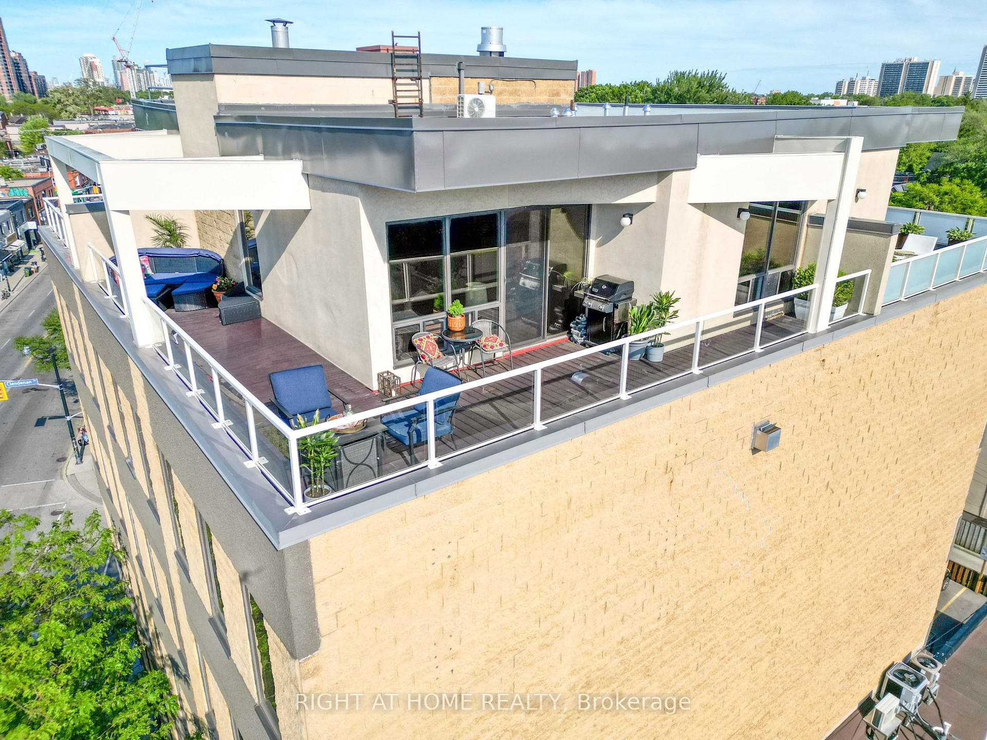 1 St Johns Road Unit 504, Bloor West Village / Swansea, ON M6P 1T7 - Photo 1