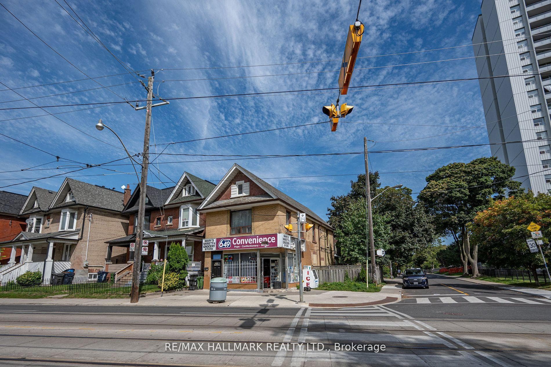 675 Broadview Avenue, Riverdale / Leslieville, ON M4K 2P4 - Photo 1