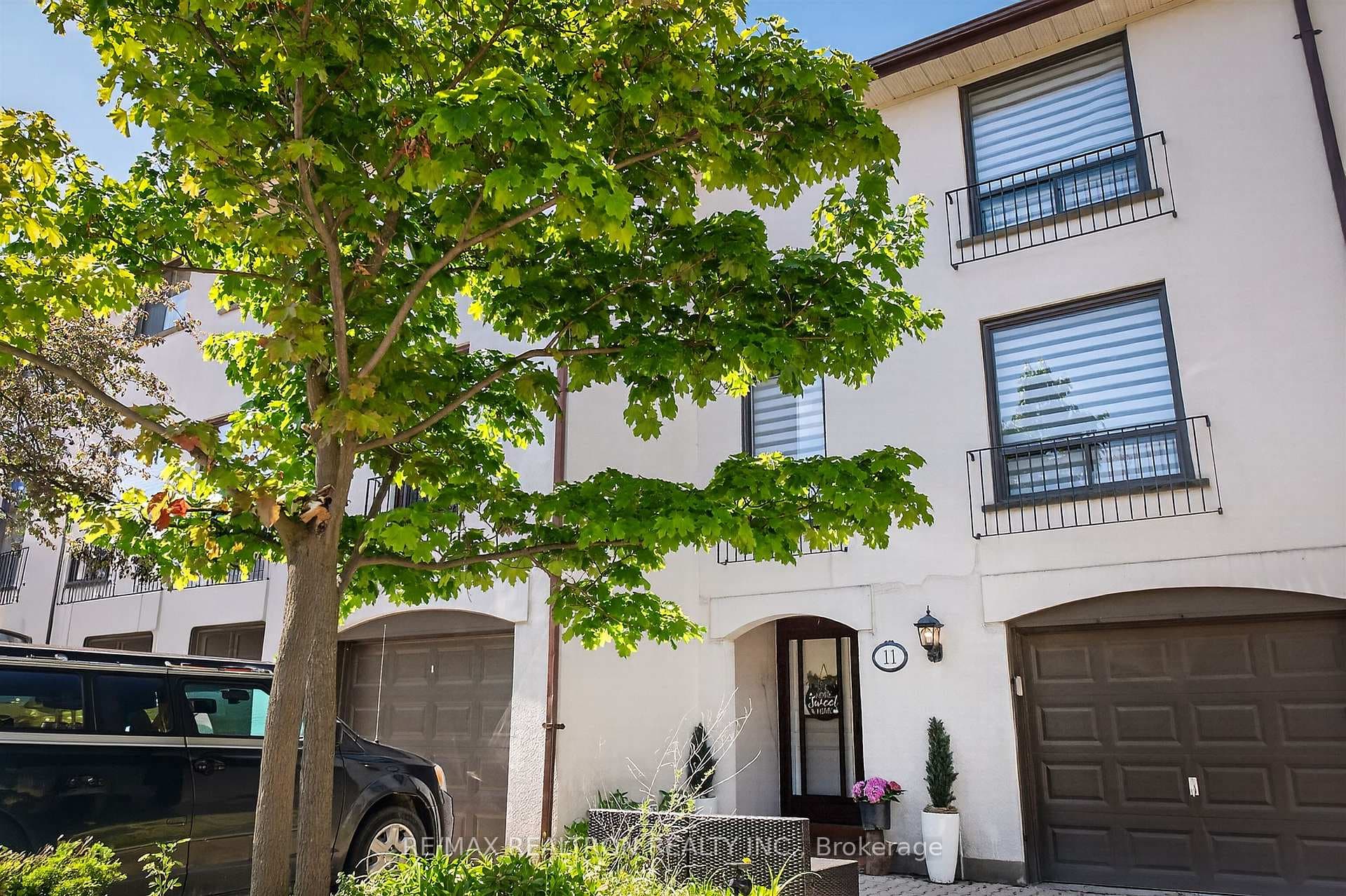 7077 Estoril Road Unit 11, Mississauga, ON L5N 1N3 - Photo 1