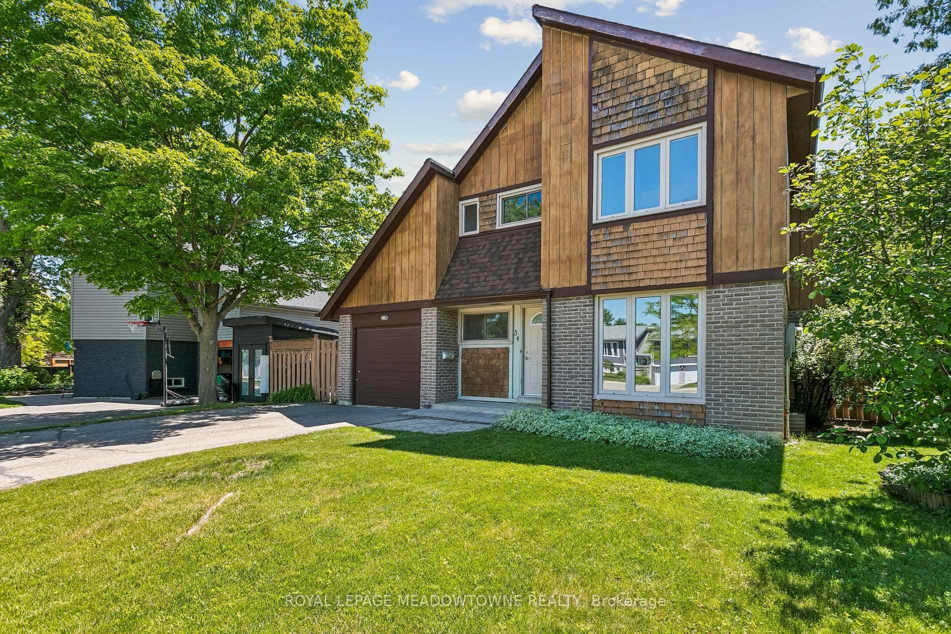 34 Plainsman Road, Mississauga, ON L5N 1C7 - Photo 1