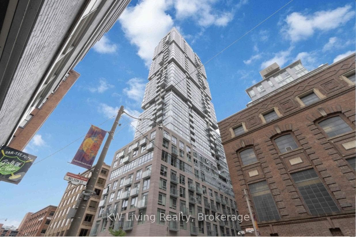 30 Nelson Street Unit 2209, Downtown Toronto / Waterfront, ON M4V 0H5 - Photo 1