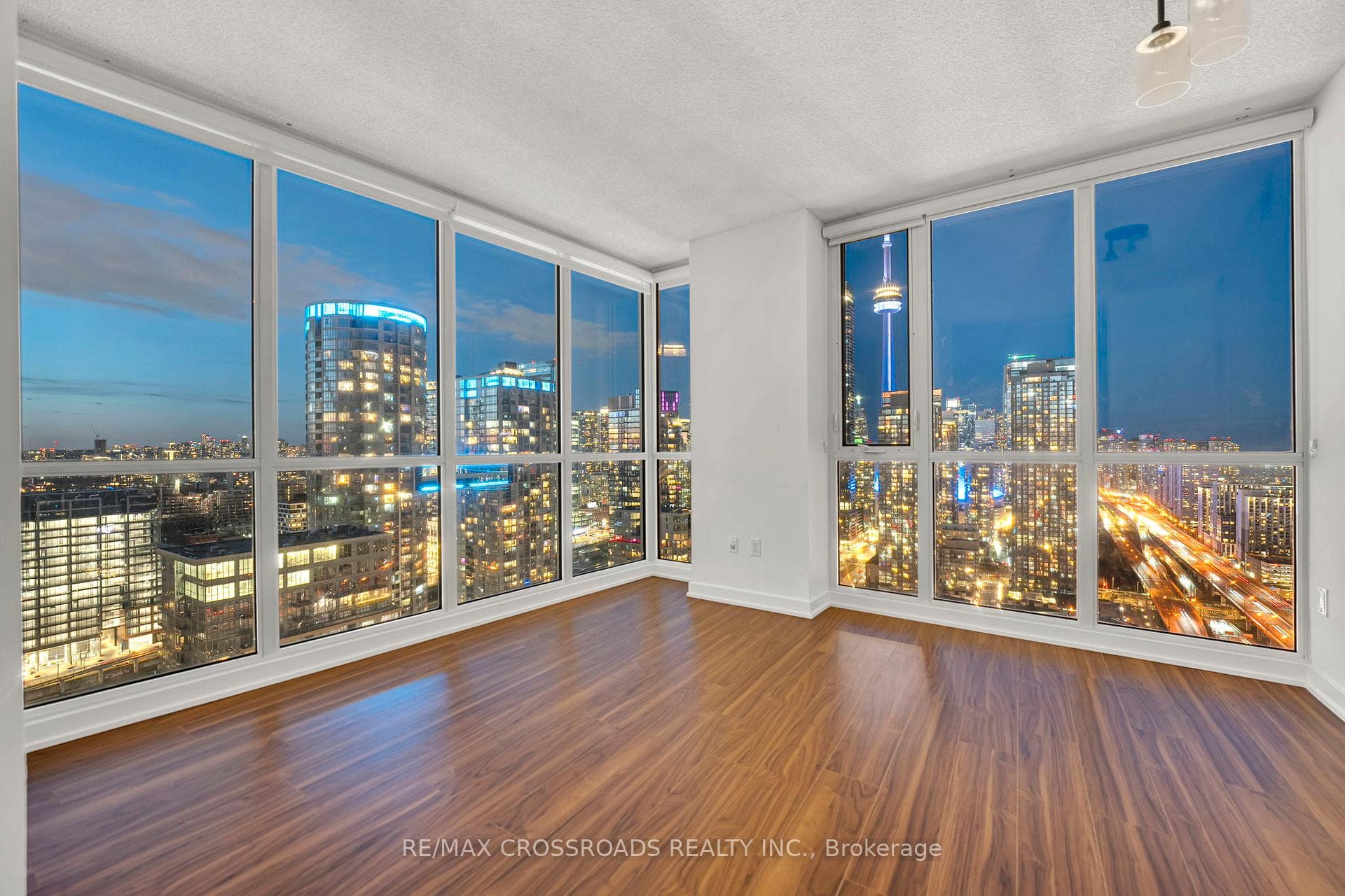 75 Queens Wharf Road Unit 3901, Downtown Toronto / Waterfront, ON M5V 0J8 - Photo 1