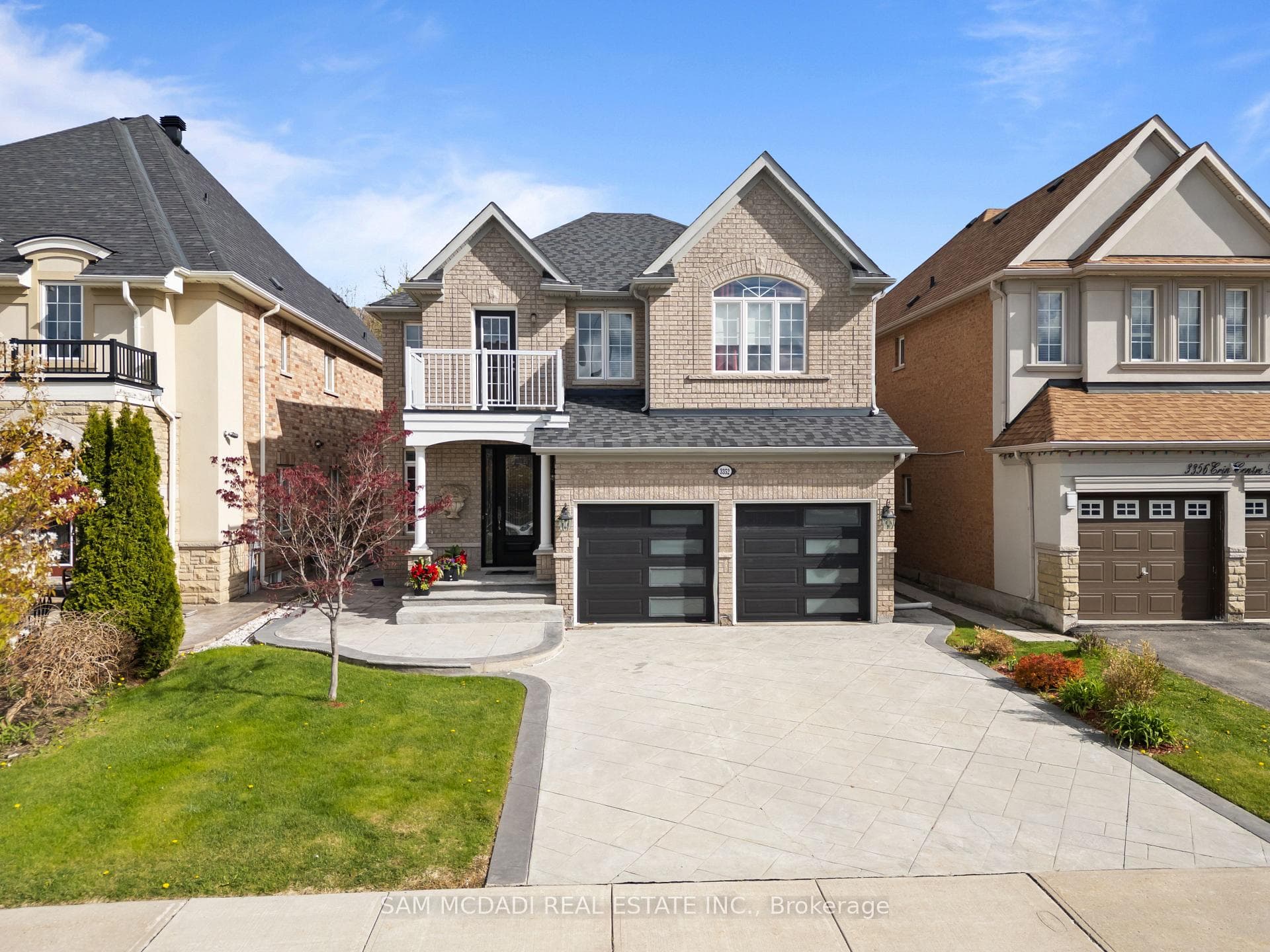 3352 Erin Centre Boulevard, Mississauga, ON L5M 8C3 - Photo 1