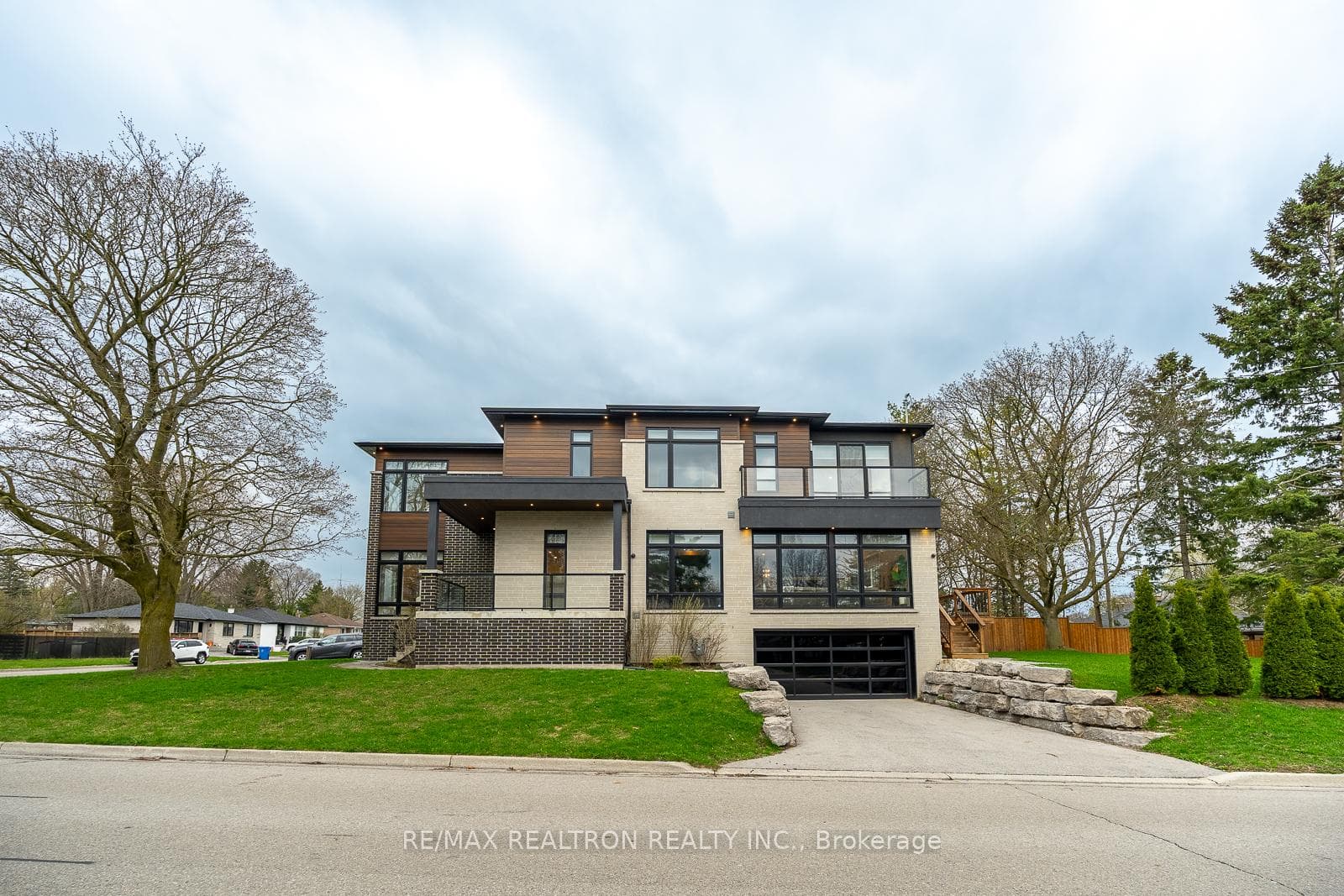 70 Collins Crescent, Aurora, ON L4G 2W2 - Photo 1
