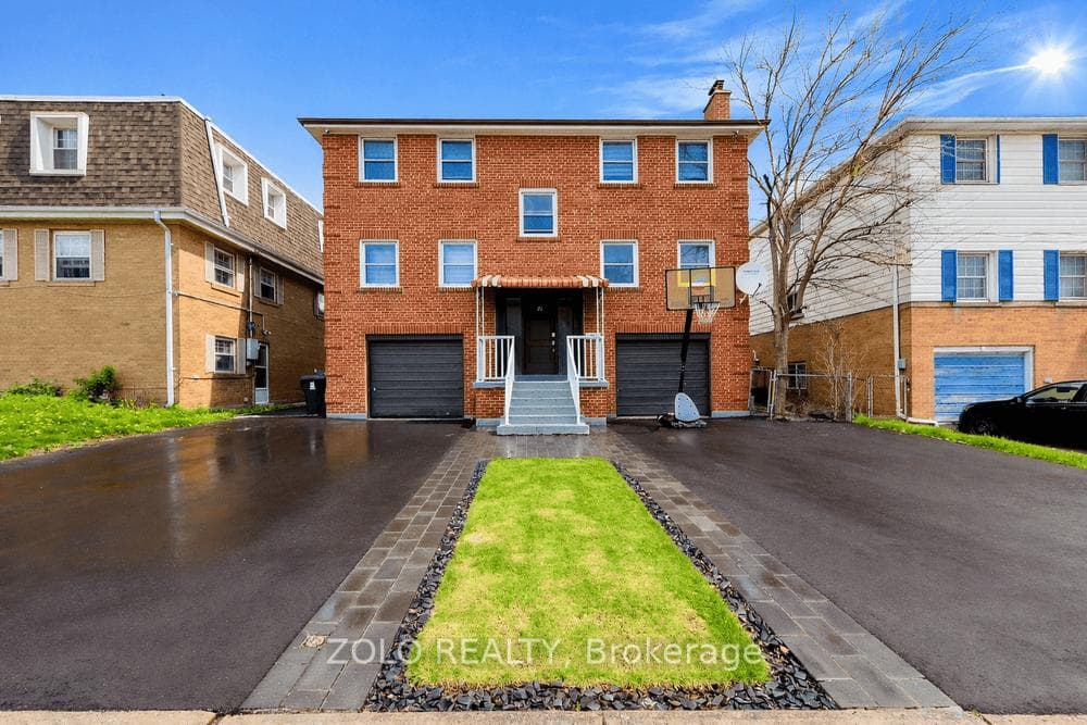 20 Bridesburg Drive, Etobicoke (Kingsview Village / Humber Heights), ON M9R 2K3 - Photo 1
