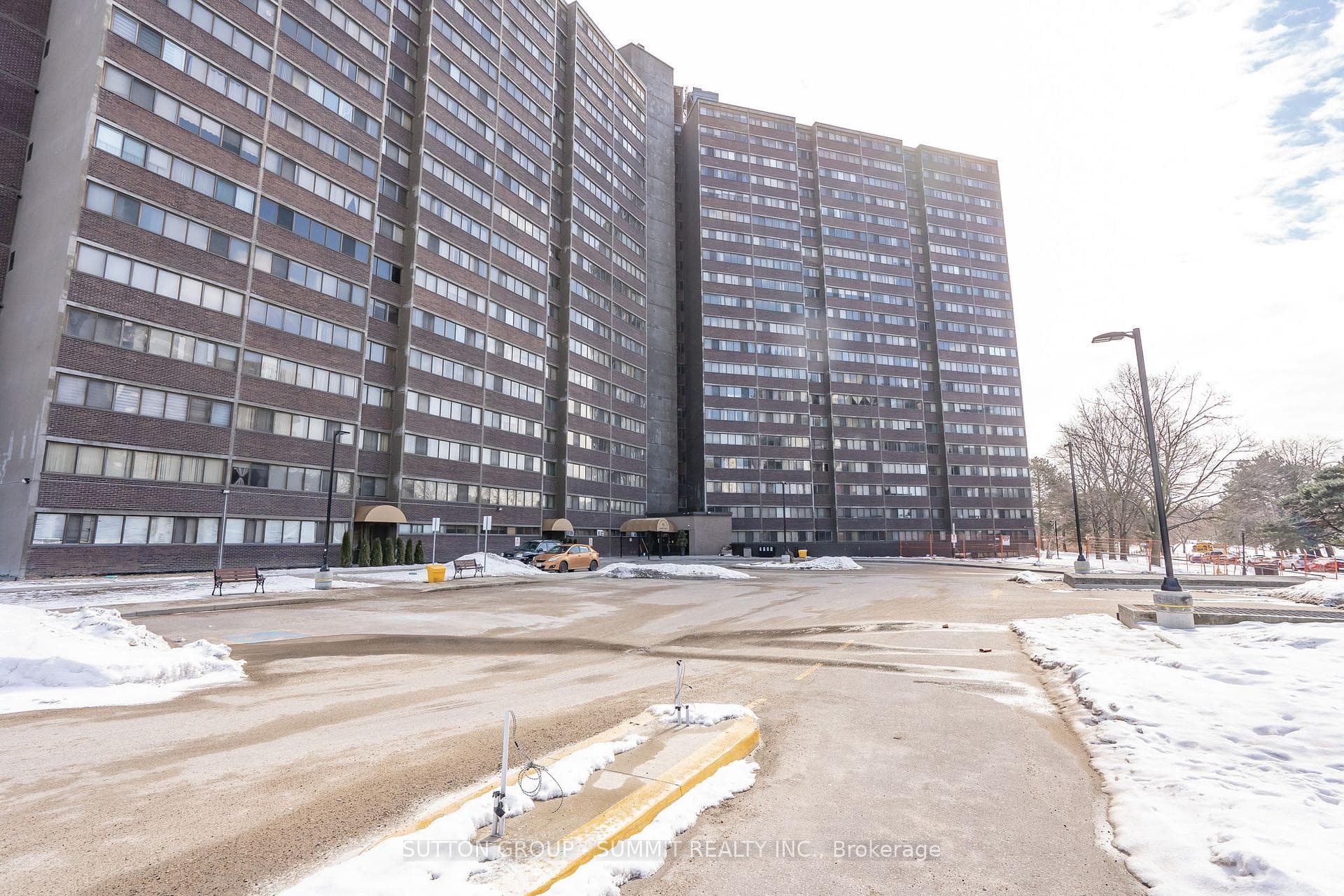 11 WINCOTT Drive Unit 1003, Etobicoke (Kingsview Village / Humber Heights), ON M9R 2R9 - Photo 1