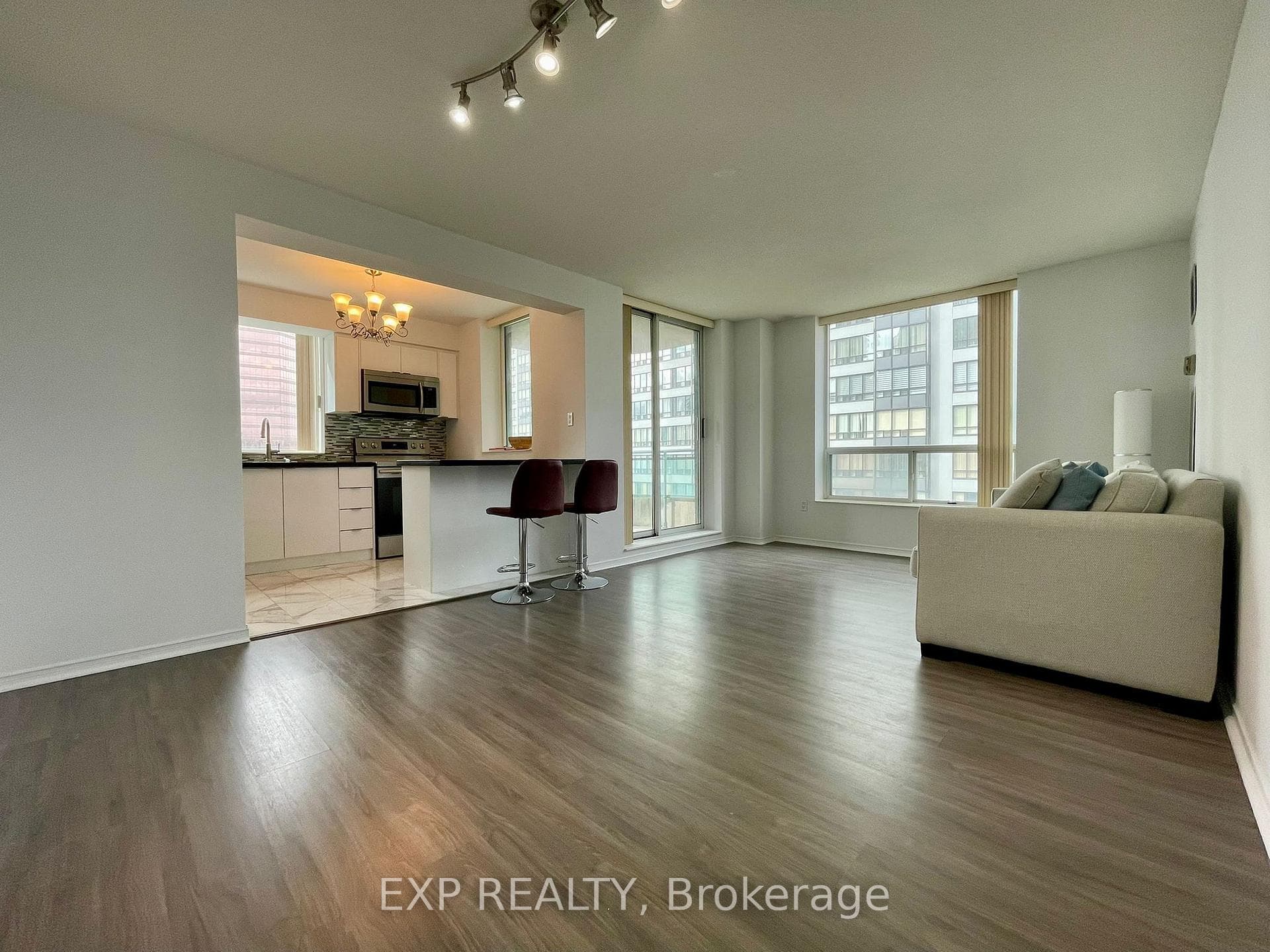 8 Pemberton Avenue Unit 708, Willowdale / Newtonbrook, ON M2M 4K8 - Photo 1