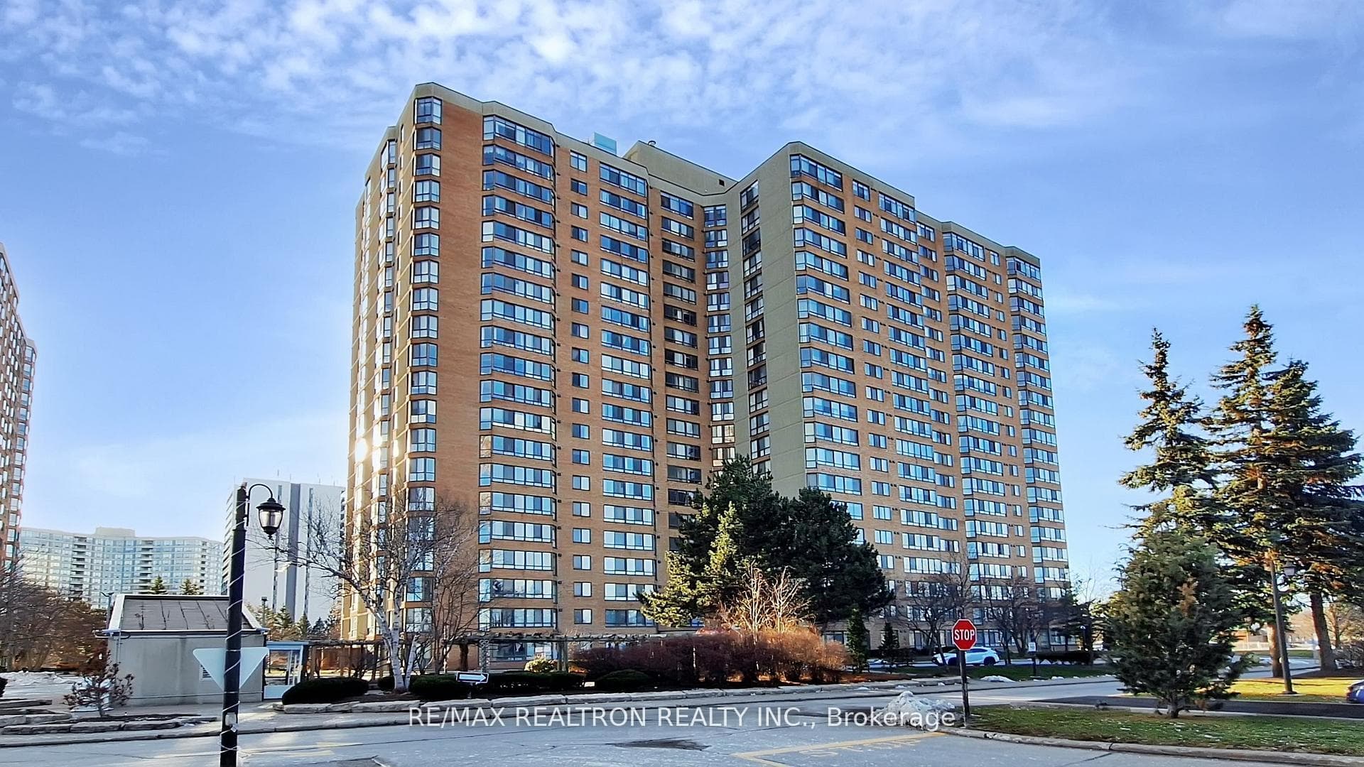 55 Bamburgh Circle Unit 2008, Scarborough Village / Eglinton East, ON M1W 3V4 - Photo 1