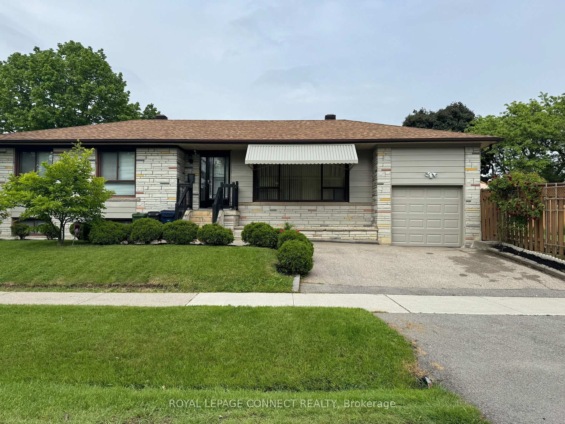 64 Stevenharris Drive, Toronto W08
