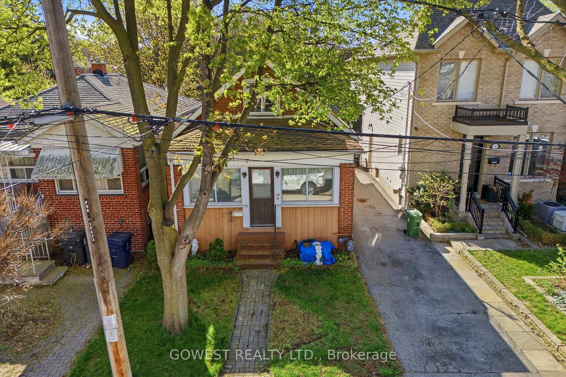 60 Warren Crescent, Toronto W02