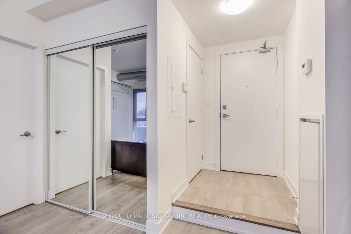 75 The Donway N/A Unit 202, Don Mills / Parkwoods / Victoria Village, ON M3C 2E9 - Photo 1