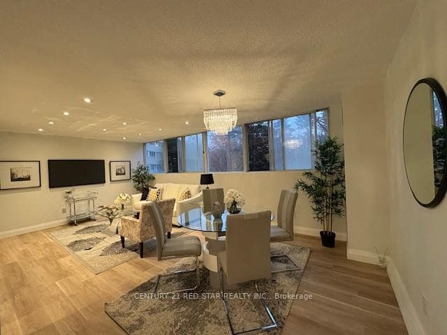 3695 Kaneff Crescent Unit 107, Mississauga, ON L5A 4B6 - Photo 1