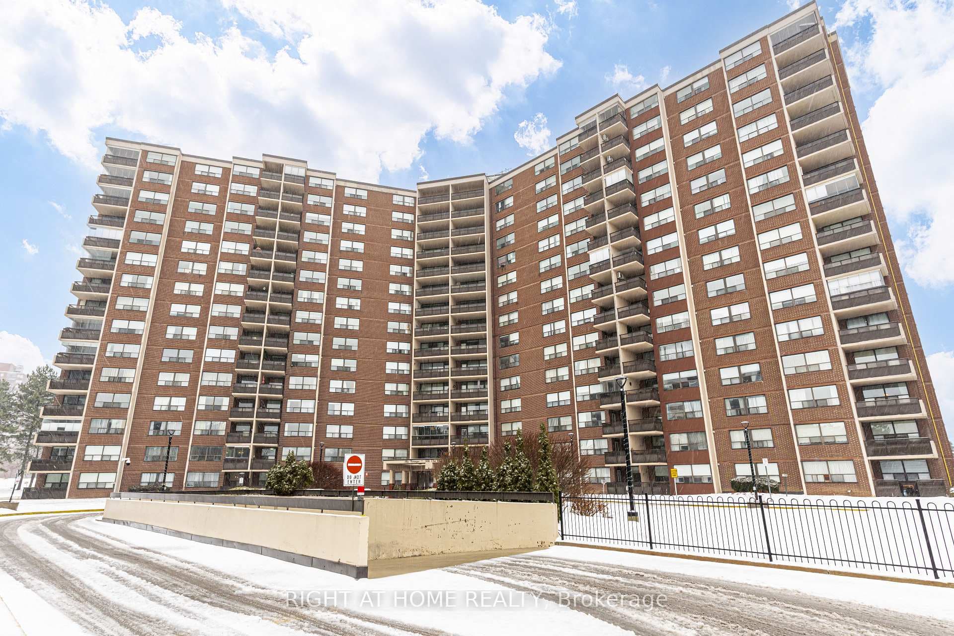 551 The West Mall N/A Unit 802, Etobicoke (Islington / Rexdale), ON M9C 1G7 - Photo 1
