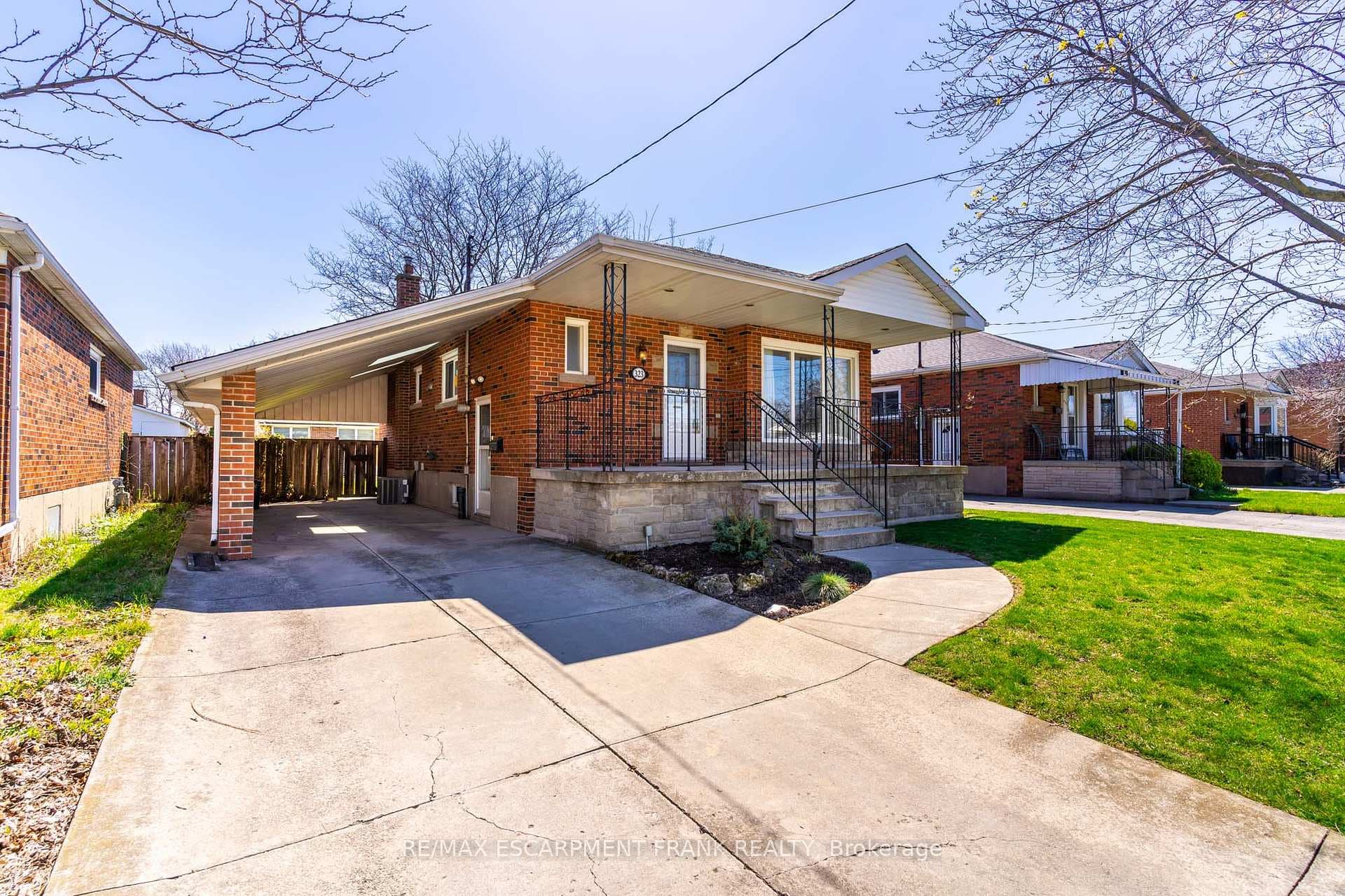 323 East 31st Street, Hamilton, ON L8V 3P9 - Photo 1