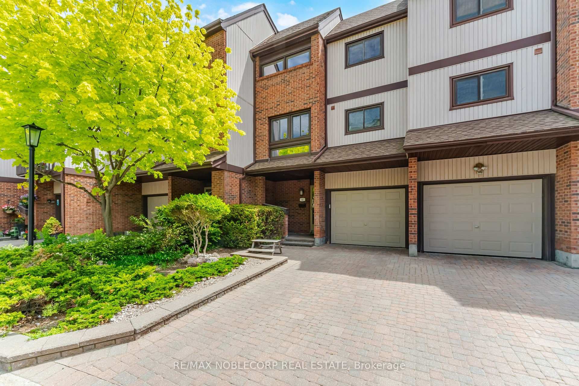 1080 Walden Circle Unit 52, Mississauga