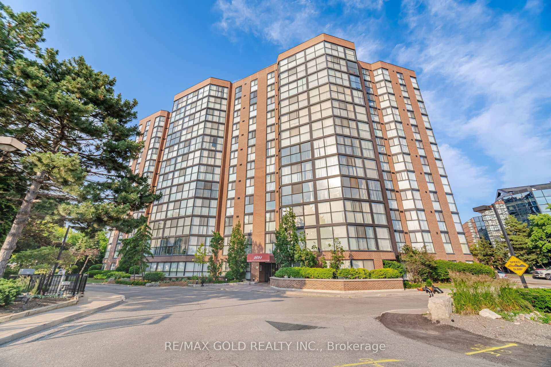 2091 Hurontario Street Unit 908, Mississauga, ON L5A 4E6 - Photo 1