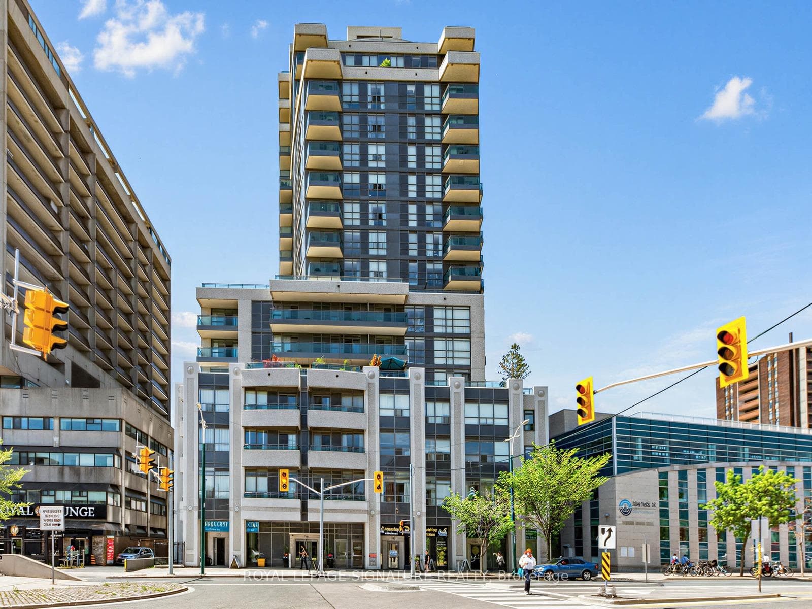 736 Spadina Avenue Unit 409, Downtown Toronto / Waterfront, ON M5S 2J6 - Photo 1