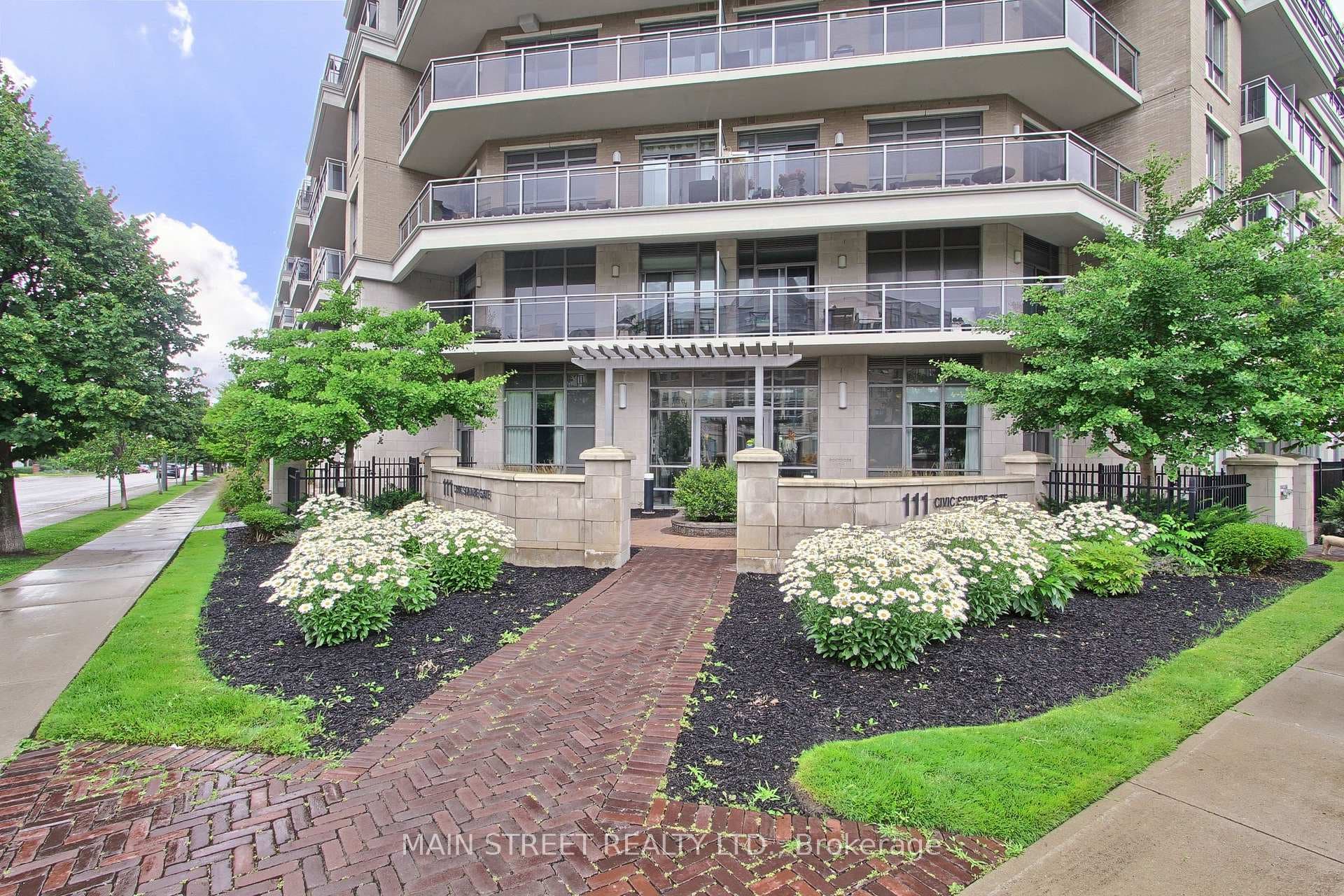 111 Civic Square Gate Unit 619, Aurora, ON L4G 0S6 - Photo 1