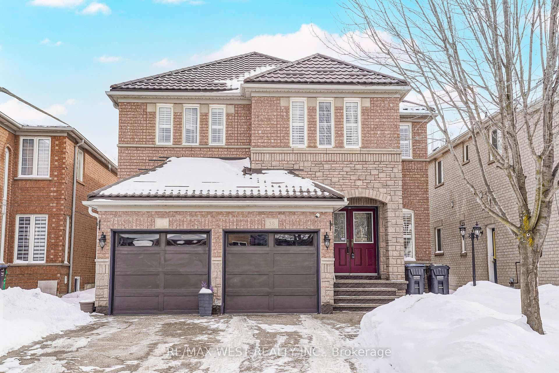 38 Bottlebrush Drive, Brampton, ON L6R 2Z5 - Photo 1