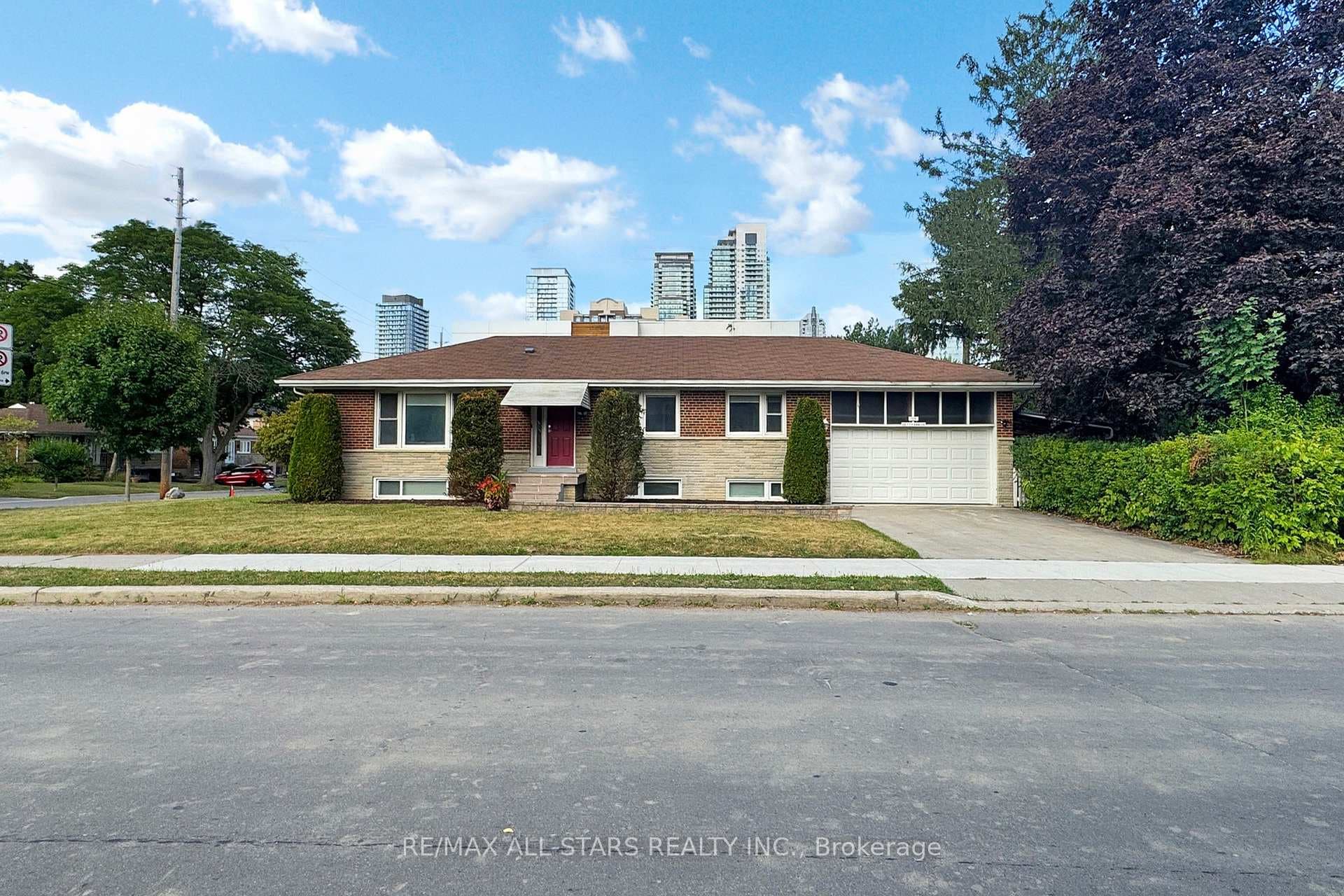 105 Betty Ann Drive, Thornhill / Willowdale, ON M2N 1X1 - Photo 1