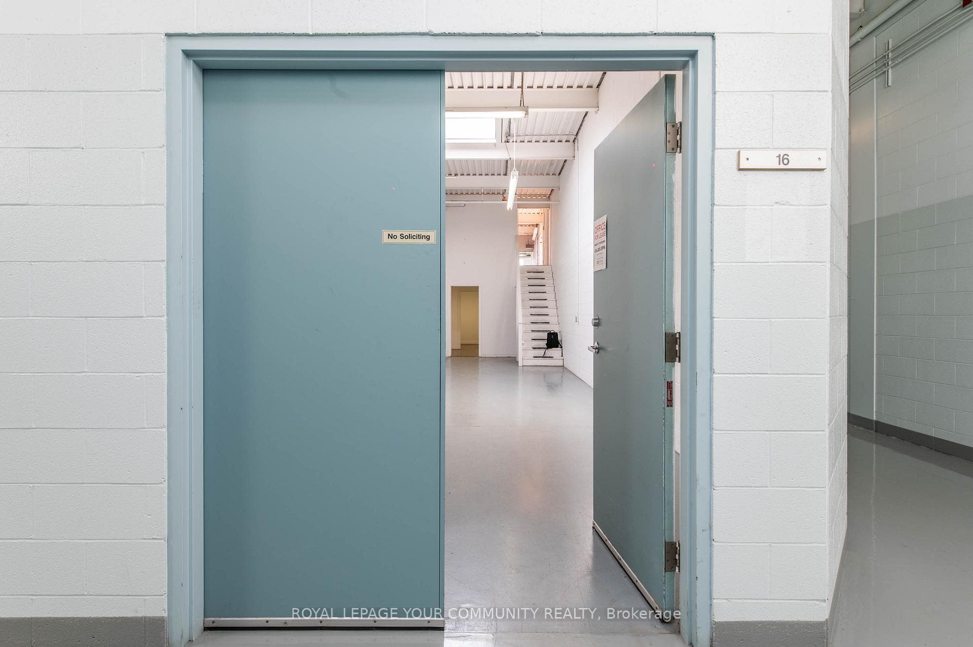 45 Cranfield Road Unit 16, Danforth / East York, ON M4B 3H6 - Photo 1