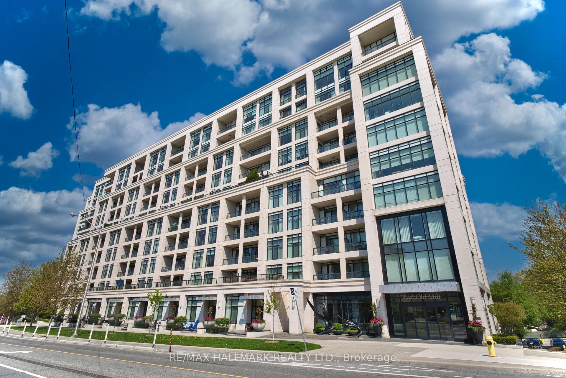 2 Old Mill Drive Unit 316, High Park / Junction / Roncesvalles, ON M6S 0A2 - Photo 1