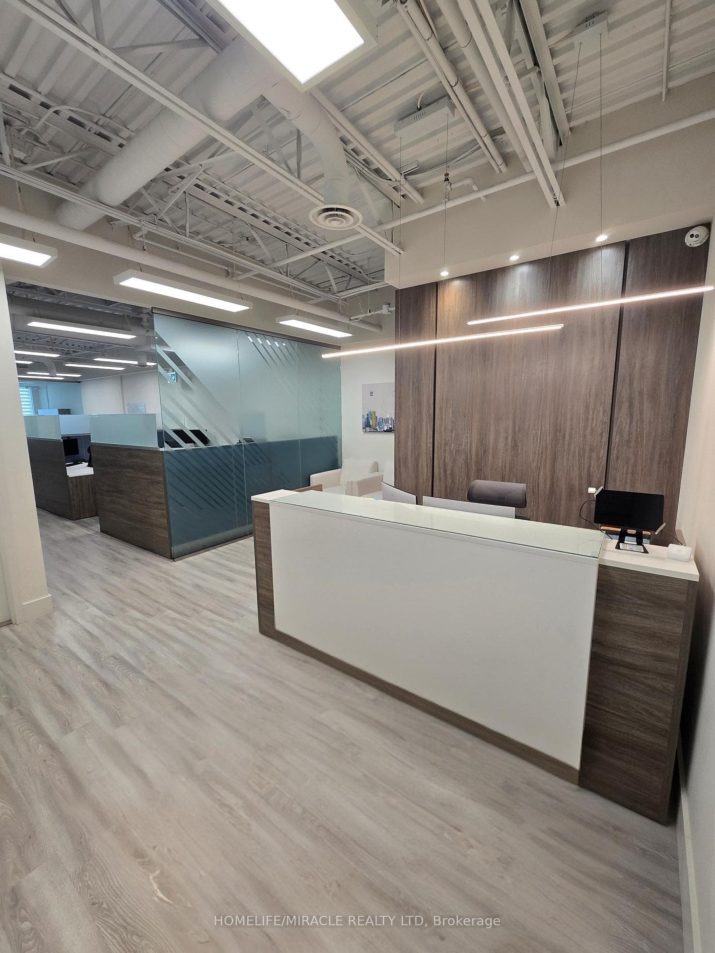 5250 Solar Drive Unit 206, Mississauga, ON L4W 0G4 - Photo 1