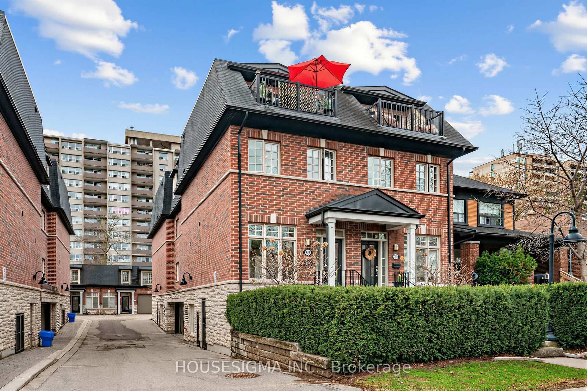 361 Roehampton Avenue, Leaside / Davisville, ON M4P 1S3 - Photo 1
